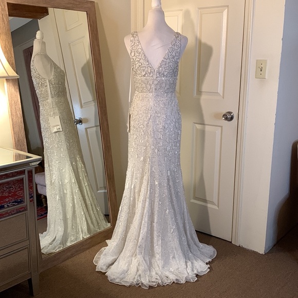 MAC DUGGAL
Hand Embellished Sleeveless Beaded Gown with Sweeping Train - Picture 11 of 15